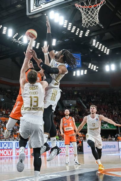 这位年轻球 这位年轻球