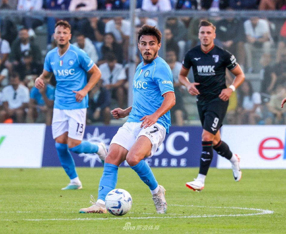 他不只是个 他不只是个